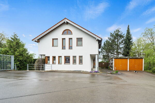" PLATZ für Träume! Großzügiges Wohn- und Geschäftshaus in Mietingen